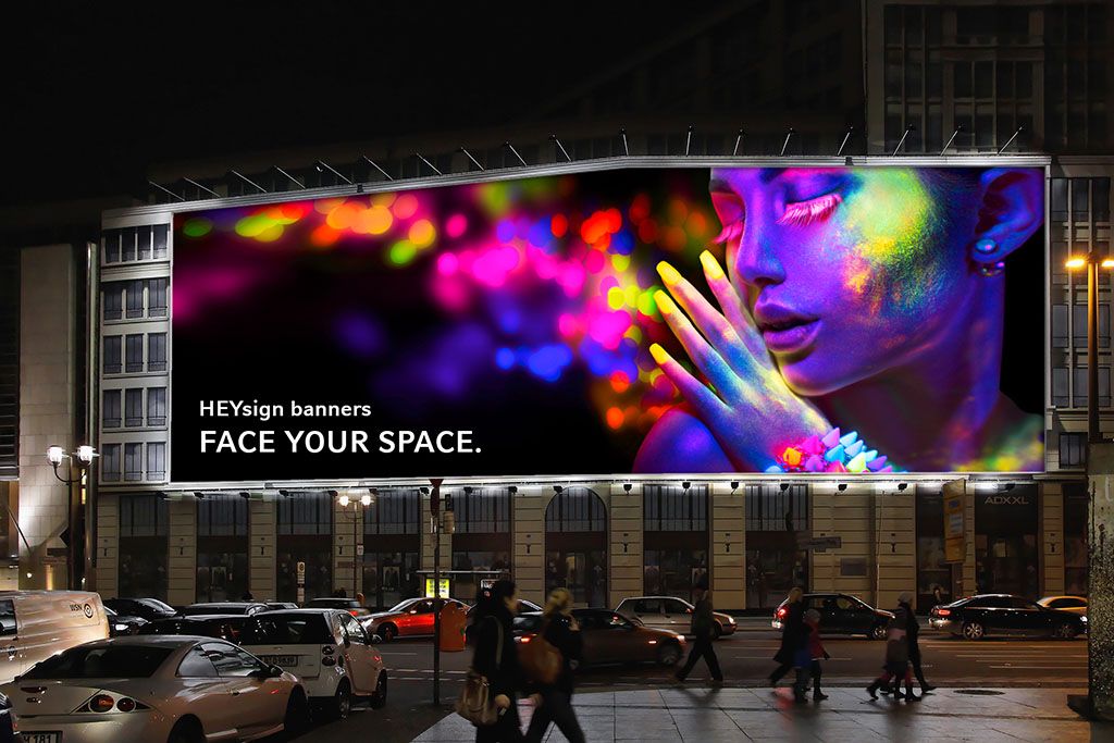 HEYsign_banners_backlit_vertical