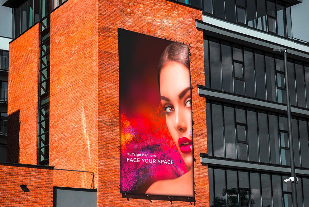 HEYsign_banners_frontit_facade_klein